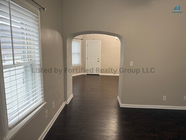 Building Photo - 1232 N Main St