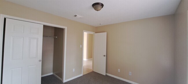 Building Photo - 13131 Rosemont Park Ln