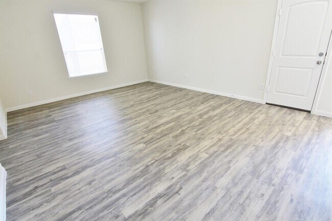 Building Photo - 6259 Brenwood Cir