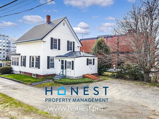 Building Photo - 106 Sewall St