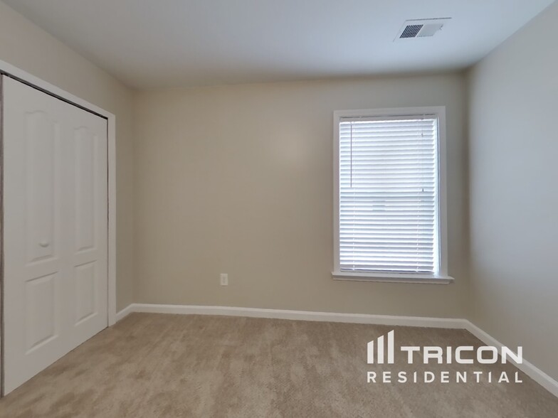 Building Photo - 3751 Lanier Dr