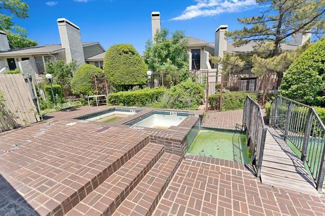 Building Photo - 9621 Walnut St