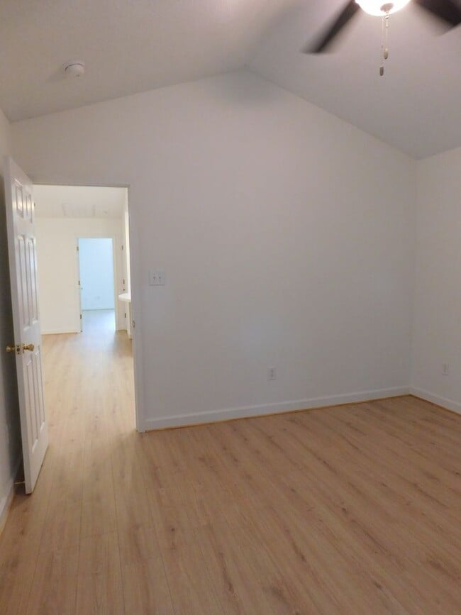 Building Photo - 208 Tobiano Dr