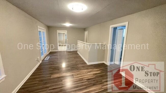 Building Photo - Beautiful 3 Bedroom 2 Bathroom in Independ...