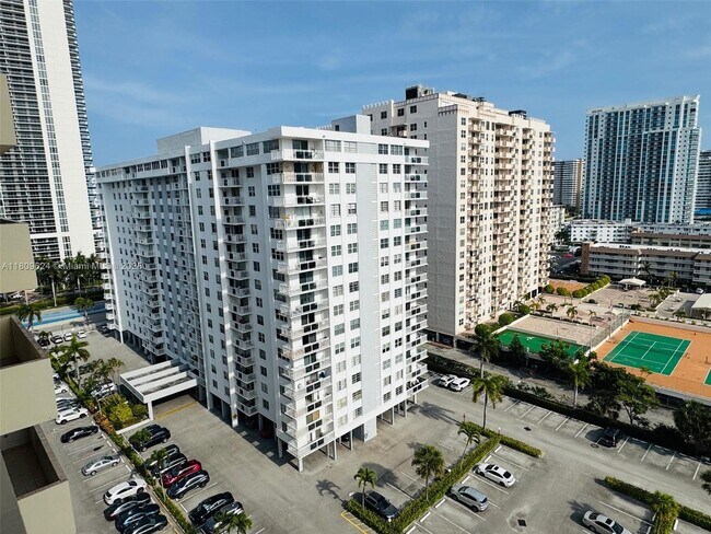 Building Photo - 1833 S Ocean Dr