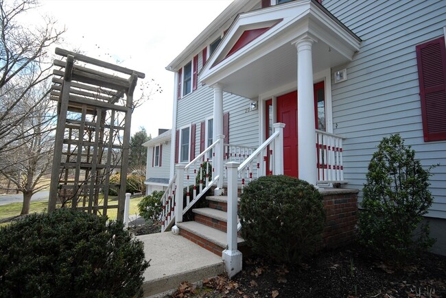 Building Photo - 20 Blossom St