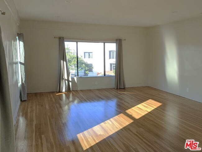 Building Photo - 224 N Jackson St