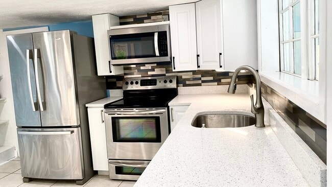 Building Photo - 86 Jackson Ave