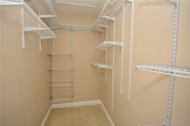 Building Photo - 190 Riverview Bend S