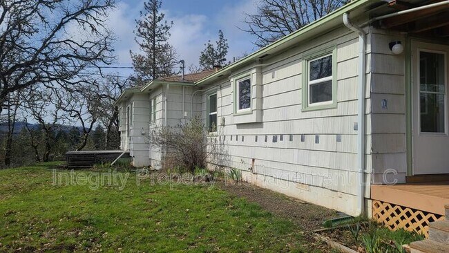 Building Photo - 7085 Butte Falls Hwy