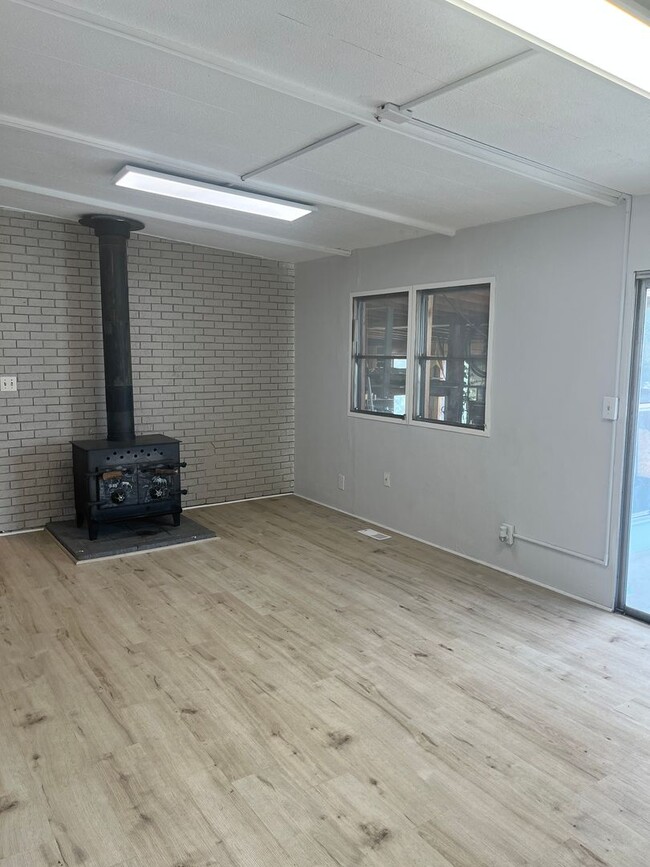 Building Photo - 355 E 400 S