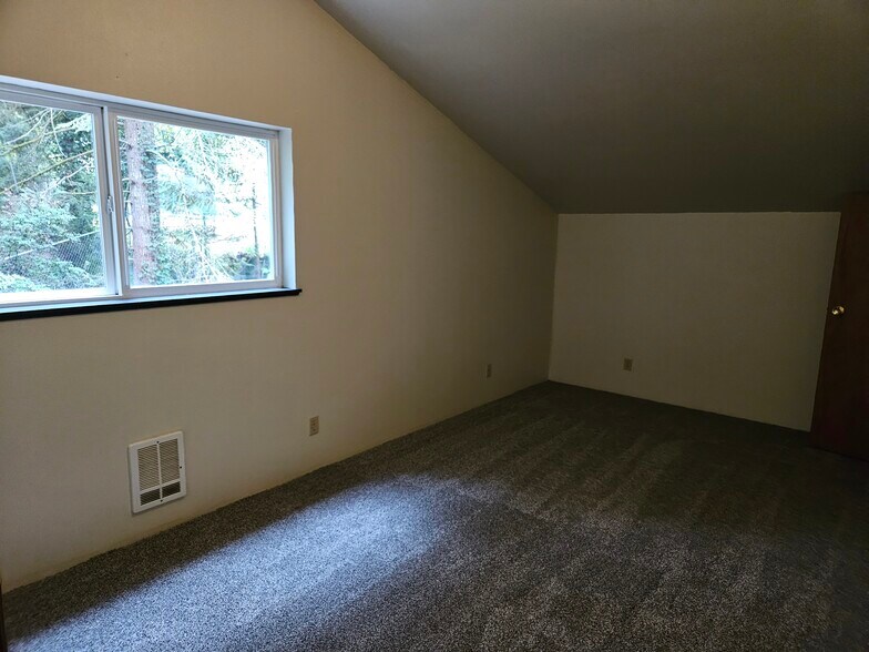 Building Photo - 60 East Falls Place