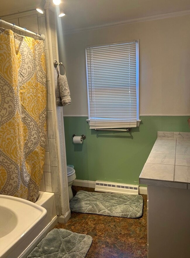 Building Photo - Two beds. One bath. Zero stress.