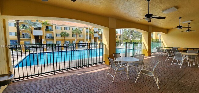 Building Photo - 7360 NW 114th Ave