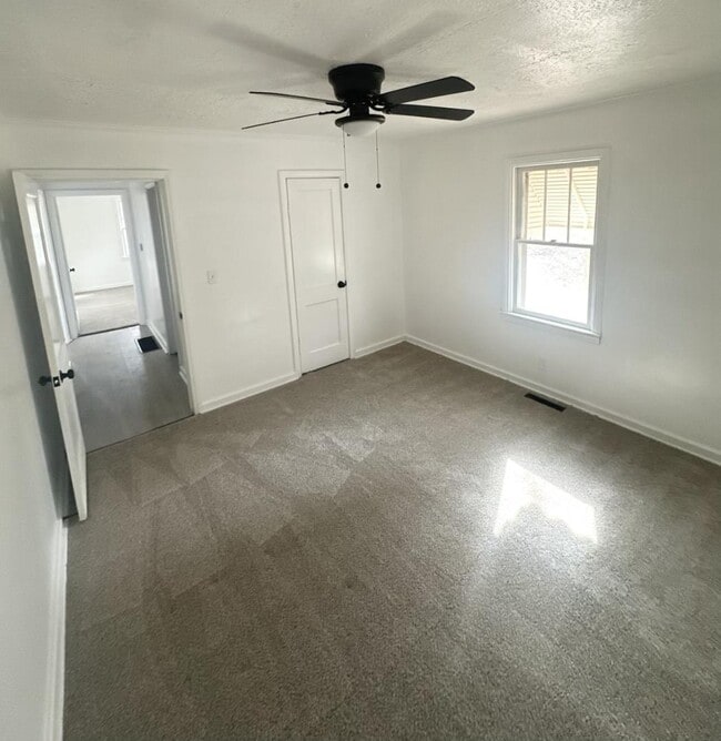 Building Photo - 138 Busha St