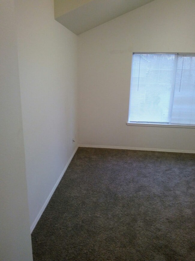 Building Photo - (872) Easy Street House - 3 Bedroom / 2.5 ...