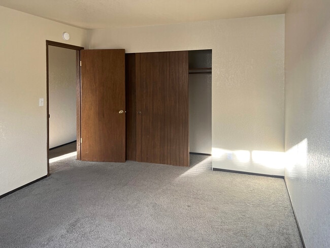 Building Photo - 2368 Blue Jay Ct