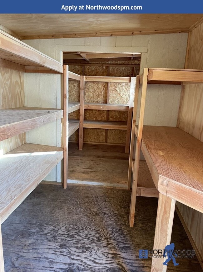 Building Photo - Very Cute 1 bed 1 bath upstairs unit, with...