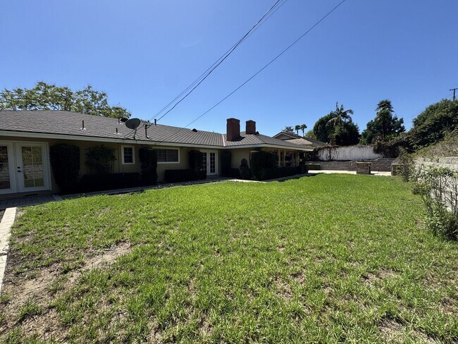 Building Photo - 1232 Longview Dr