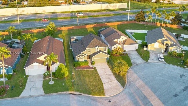 Building Photo - 321 Corvina Dr