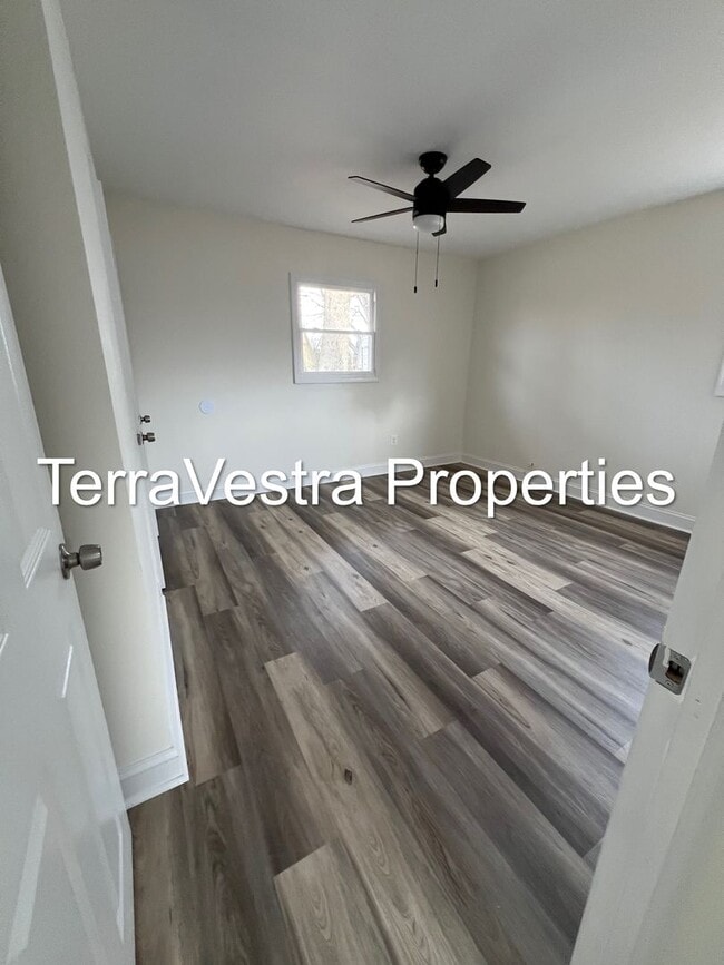 Building Photo - 3 Bed Single Family in Upper Deerfield!