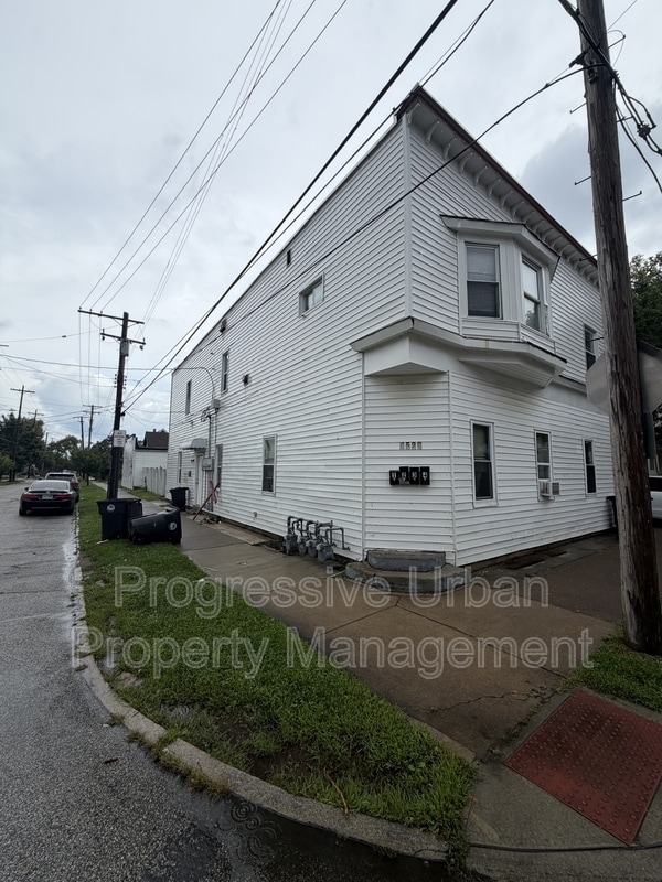 Building Photo - 4520 Bush Ave