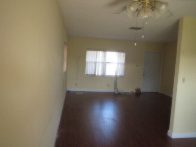 Building Photo - 6013 NW 68th Terrace