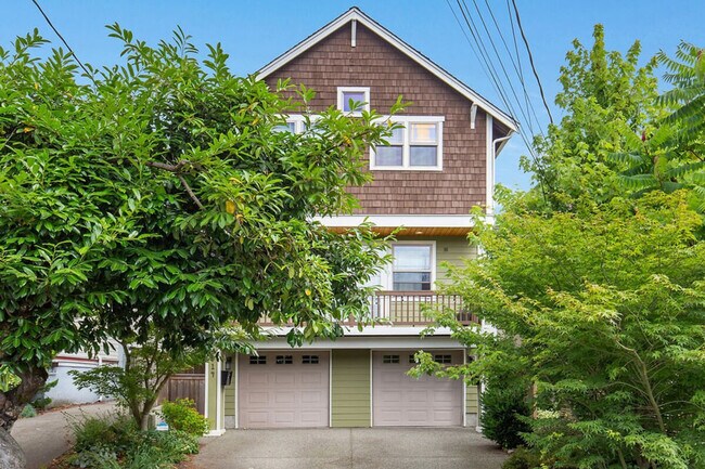 Building Photo - 316 19th Ave