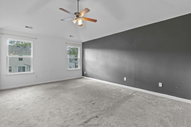 Building Photo - Spacious 4-Bedroom Home with First-Floor S...