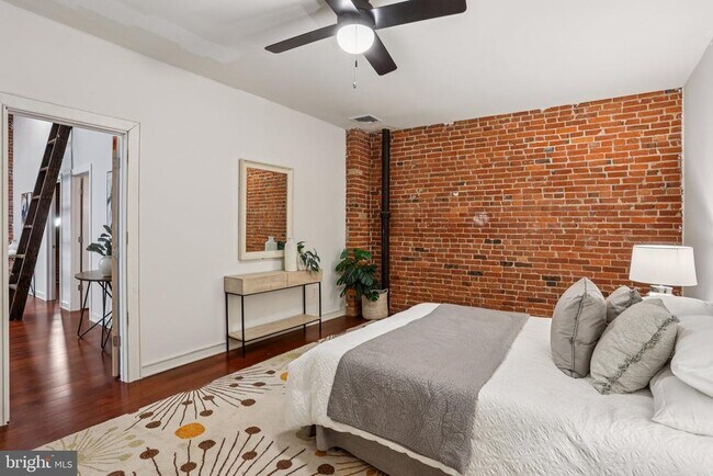 Building Photo - 810 N Hancock St