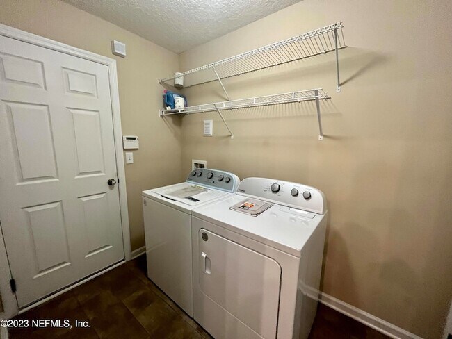 Building Photo - 3168 Angora Bay Dr