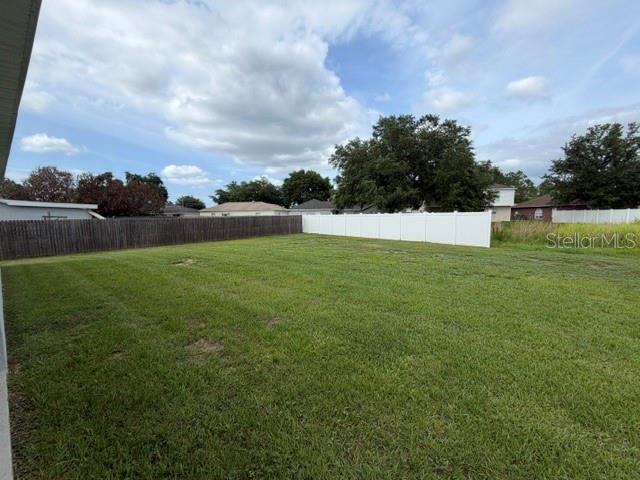 Building Photo - 709 Versailles Ln