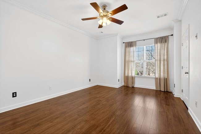 Building Photo - 2310 Elliott Ave