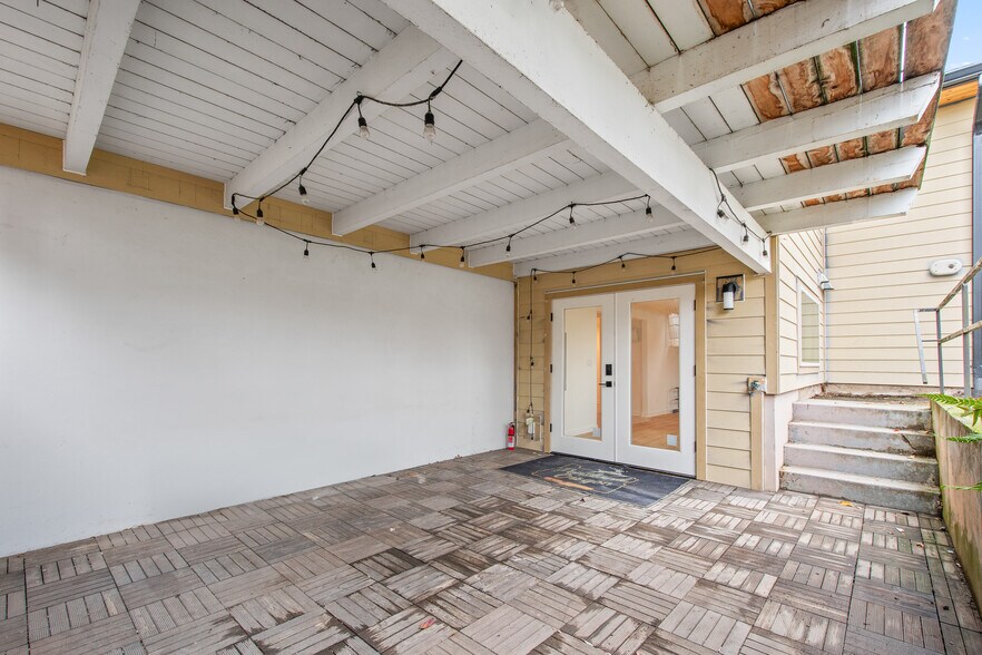 Building Photo - 14407 NE Fremont St