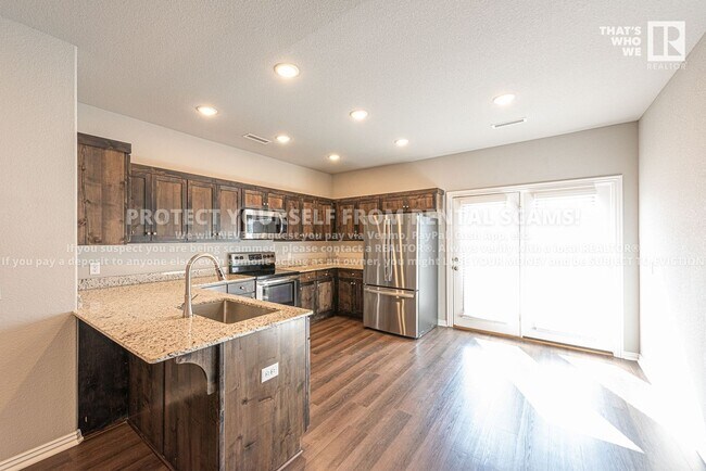 Building Photo - 211 Grove Ln