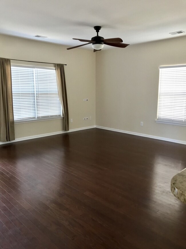 Building Photo - Beautiful Home in West Ashley!