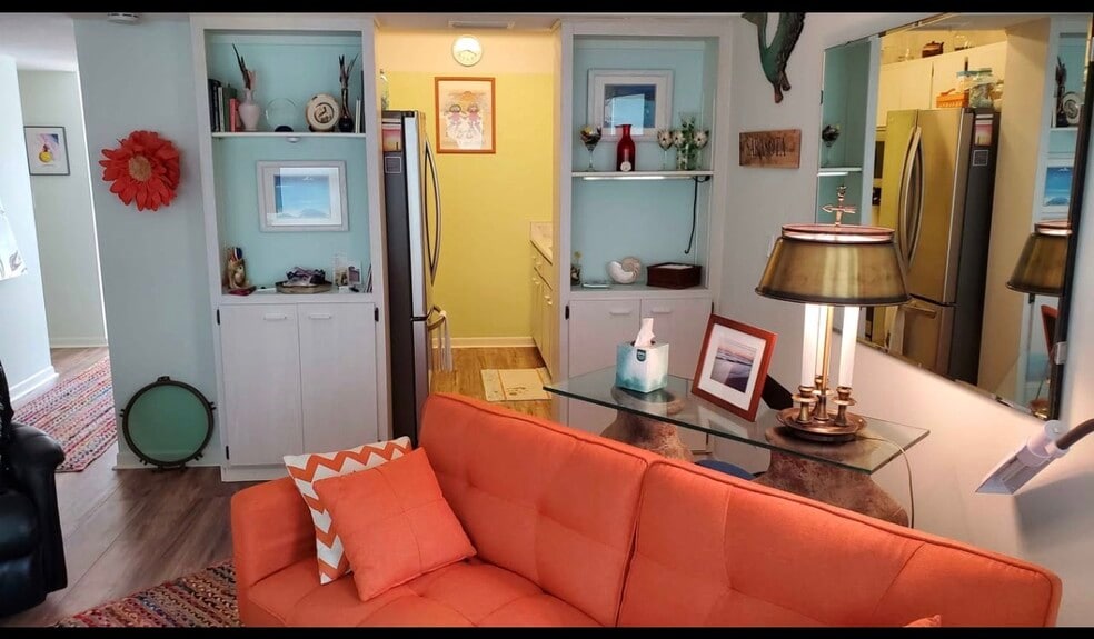 Building Photo - 3802 Gulf of Mexico Dr