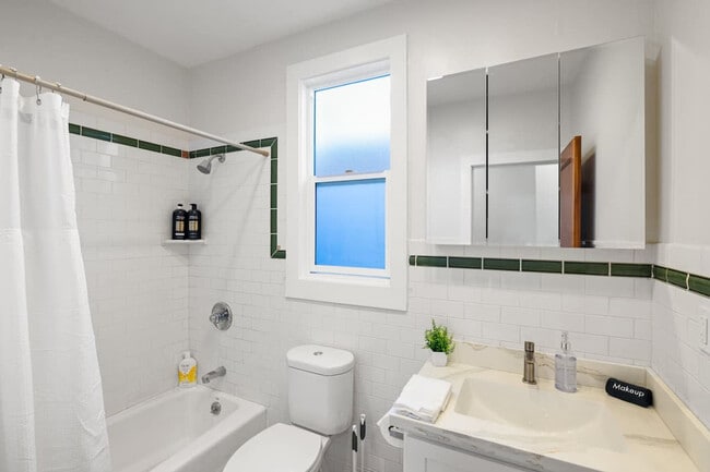 Building Photo - 2216 18th Ave