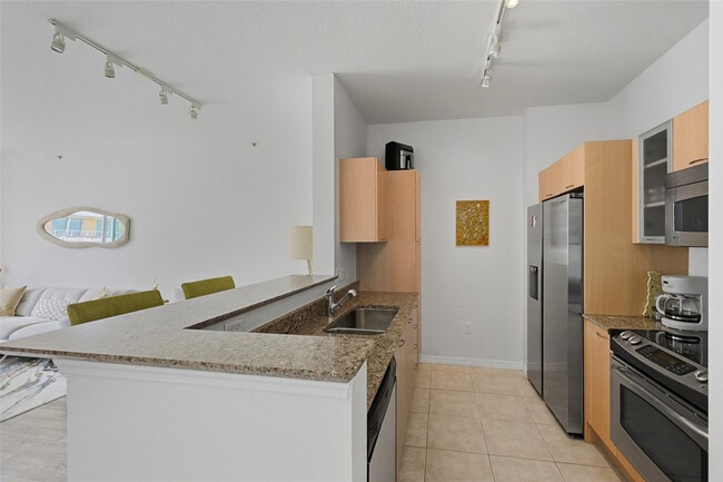 Building Photo - 700 E Boynton Beach Blvd