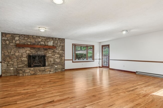 Building Photo - 11 Timothy Ln