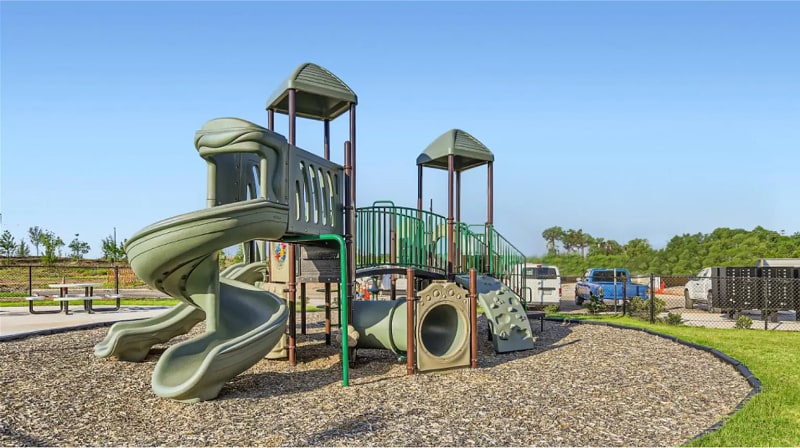 Building Photo - 808 Basswood Gln Trl