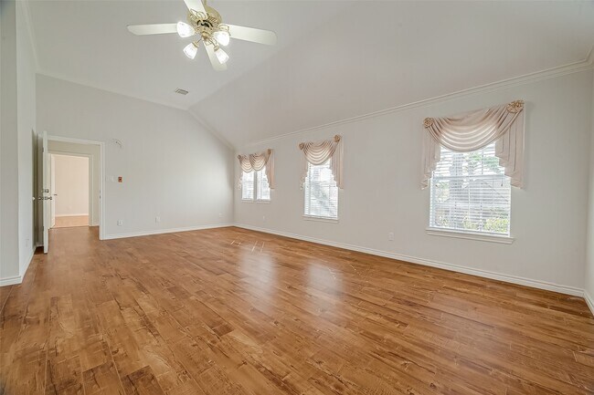 Building Photo - 2112 Limrick Dr
