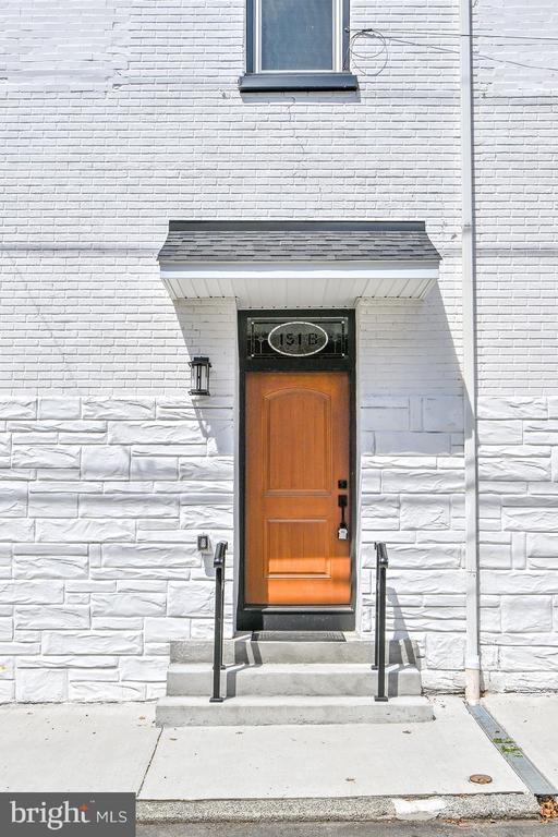 Building Photo - 151 N York St