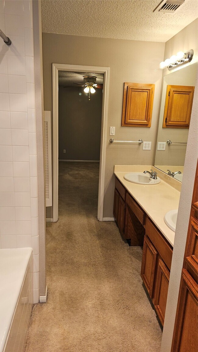 Building Photo - 3607 Duncaster Dr
