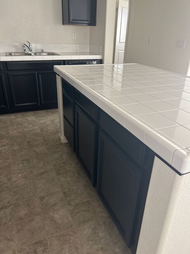 Building Photo - Beautiful Natomas Home