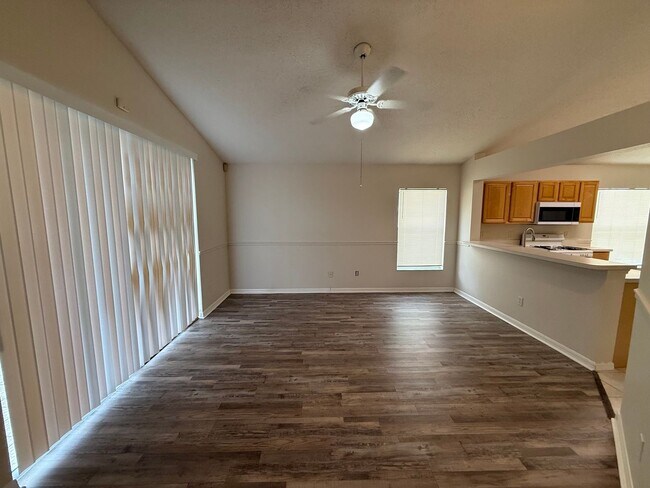 Building Photo - 12464 Castlemain Trail