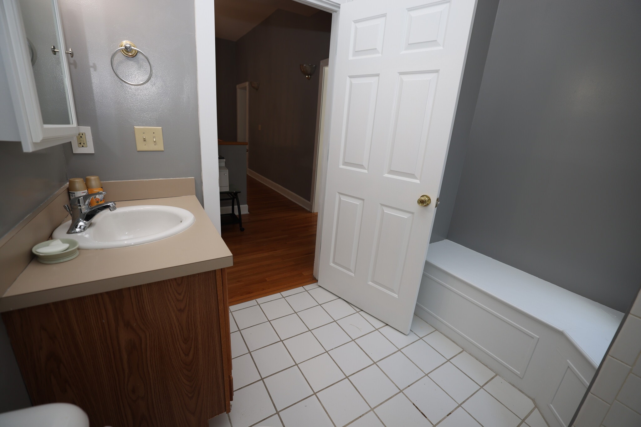 Second Full Bath - 852 Lincoln Ave
