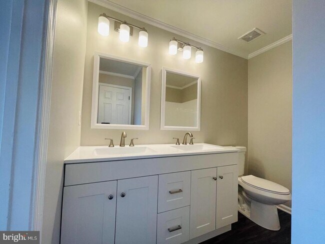 Building Photo - 8069 Stonewall Brigade Ct