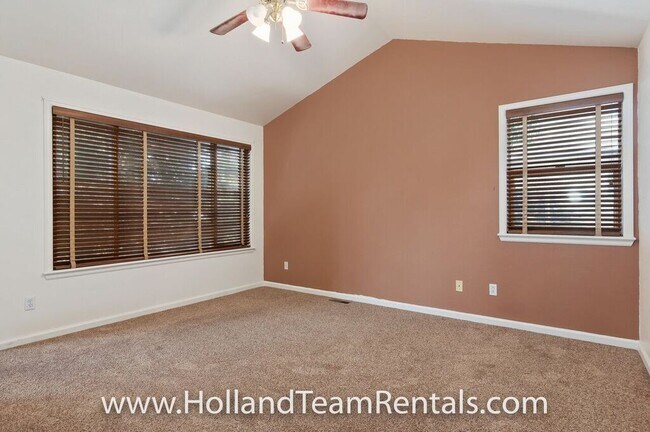 Building Photo - Large Home in Stonegate!