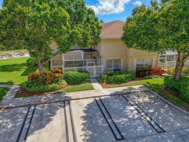 Building Photo - 4204 Roxbury Ct
